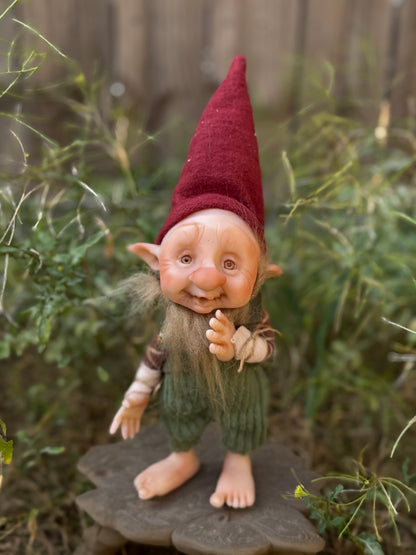 Duende artesanal articulado, figura de duende del bosque, muñeco artesanal coleccionable. Mide aproximadamente 25 cm. Modelo 23
