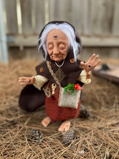 Duende anciana sanadora
