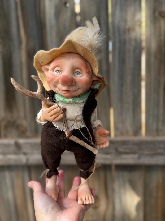 El Duende Mago Buscador de Tesoros – Guardián de los Caminos Ocultos