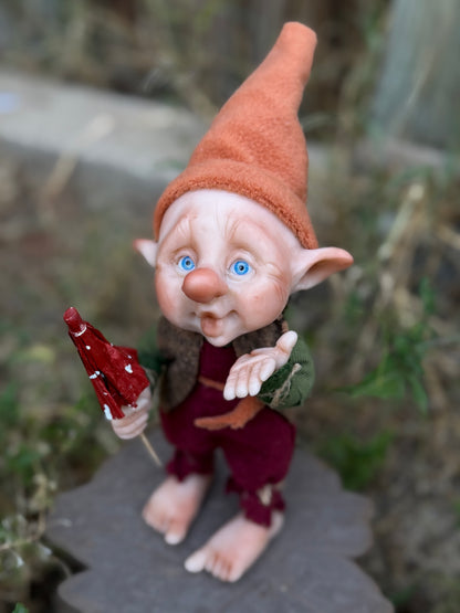 Duende artesanal articulado, figura de duende del bosque, muñeco artesanal coleccionable. Mide aproximadamente 25 cm. Modelo 6