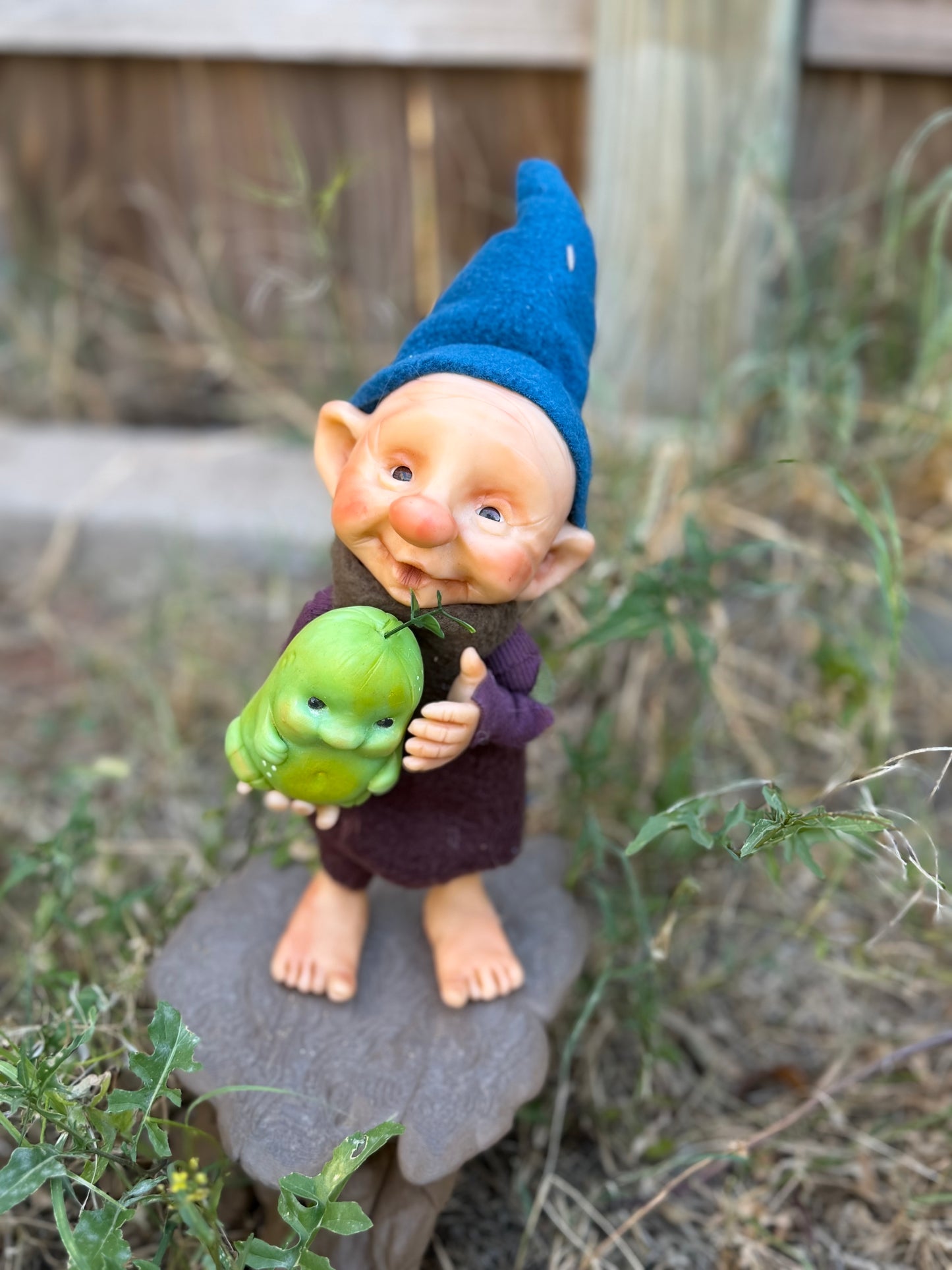 Duende artesanal articulado, figura de duende del bosque, muñeco artesanal coleccionable. Mide aproximadamente 25 cm. Modelo 10