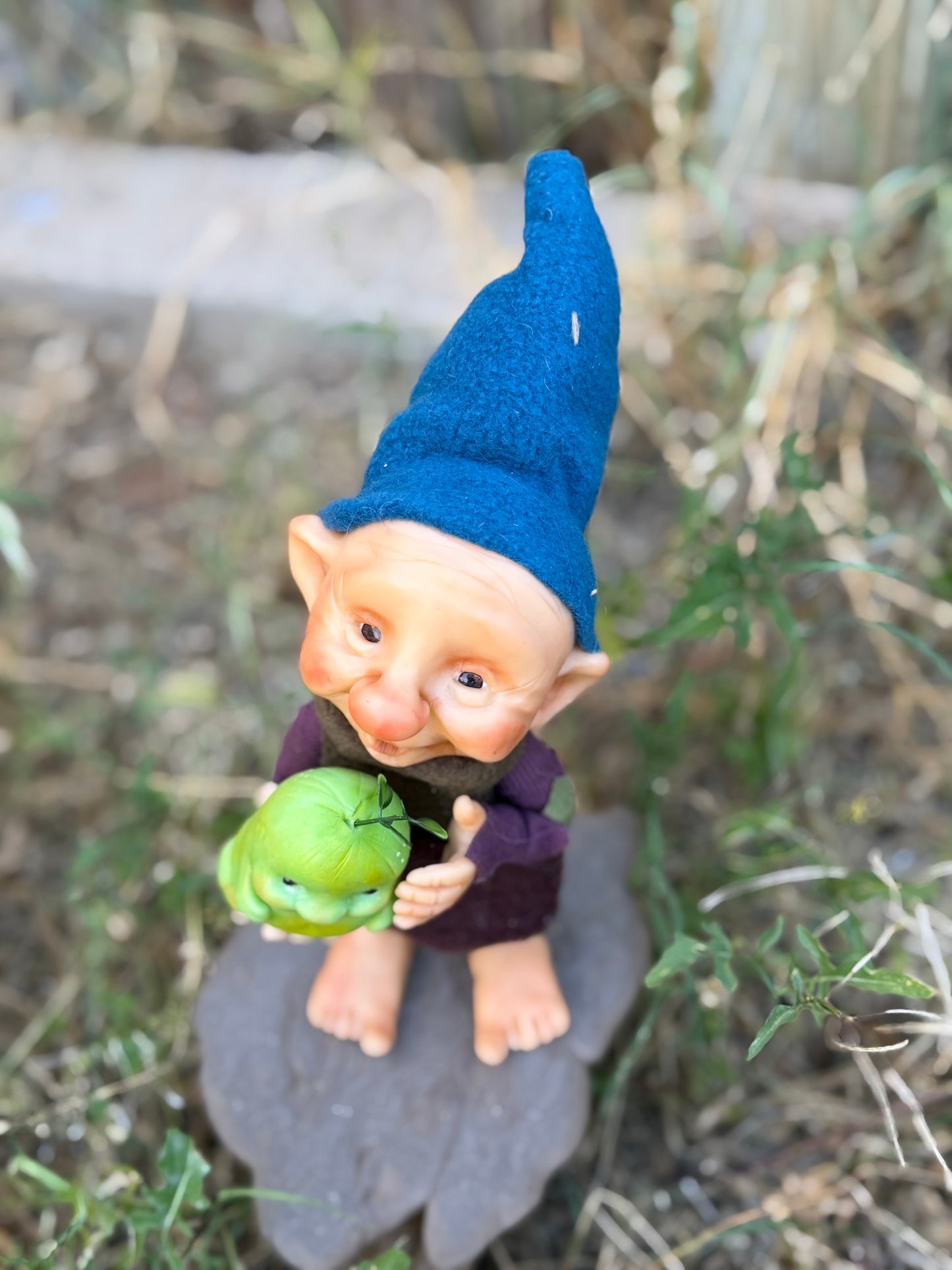 Duende artesanal articulado, figura de duende del bosque, muñeco artesanal coleccionable. Mide aproximadamente 25 cm. Modelo 10