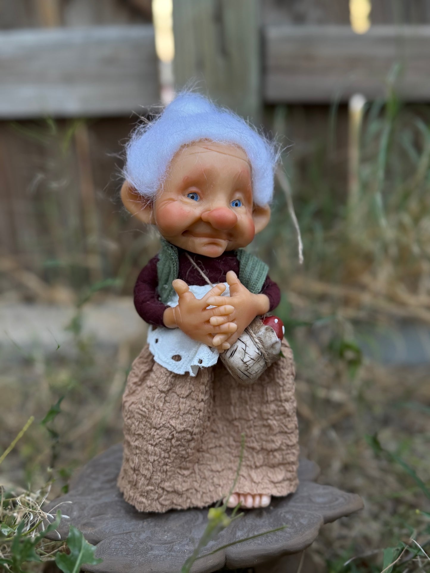 Duendecita Anciana del Bosque | Guardiana de Sabiduría y Calma. Abuela 1