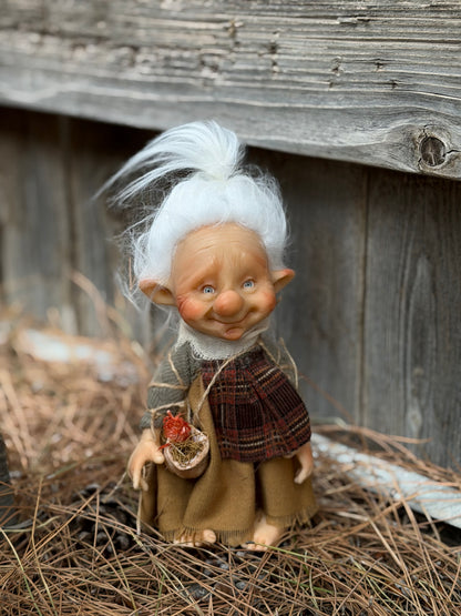 La Abuela, The Elderwood Keepers – The Keeper of Seeds
