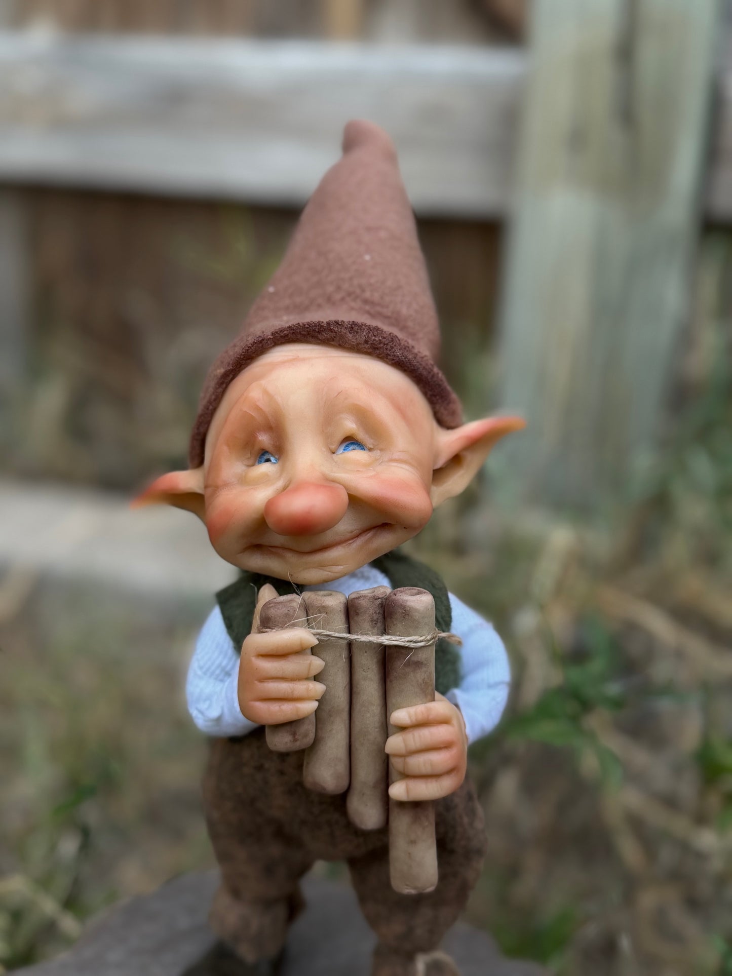 Duende artesanal articulado, figura de duende del bosque, muñeco artesanal coleccionable. Mide aproximadamente 25 cm. Modelo 3