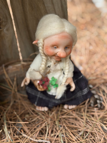 La Abuela, The Elderwood Keepers – The Keeper of Seeds