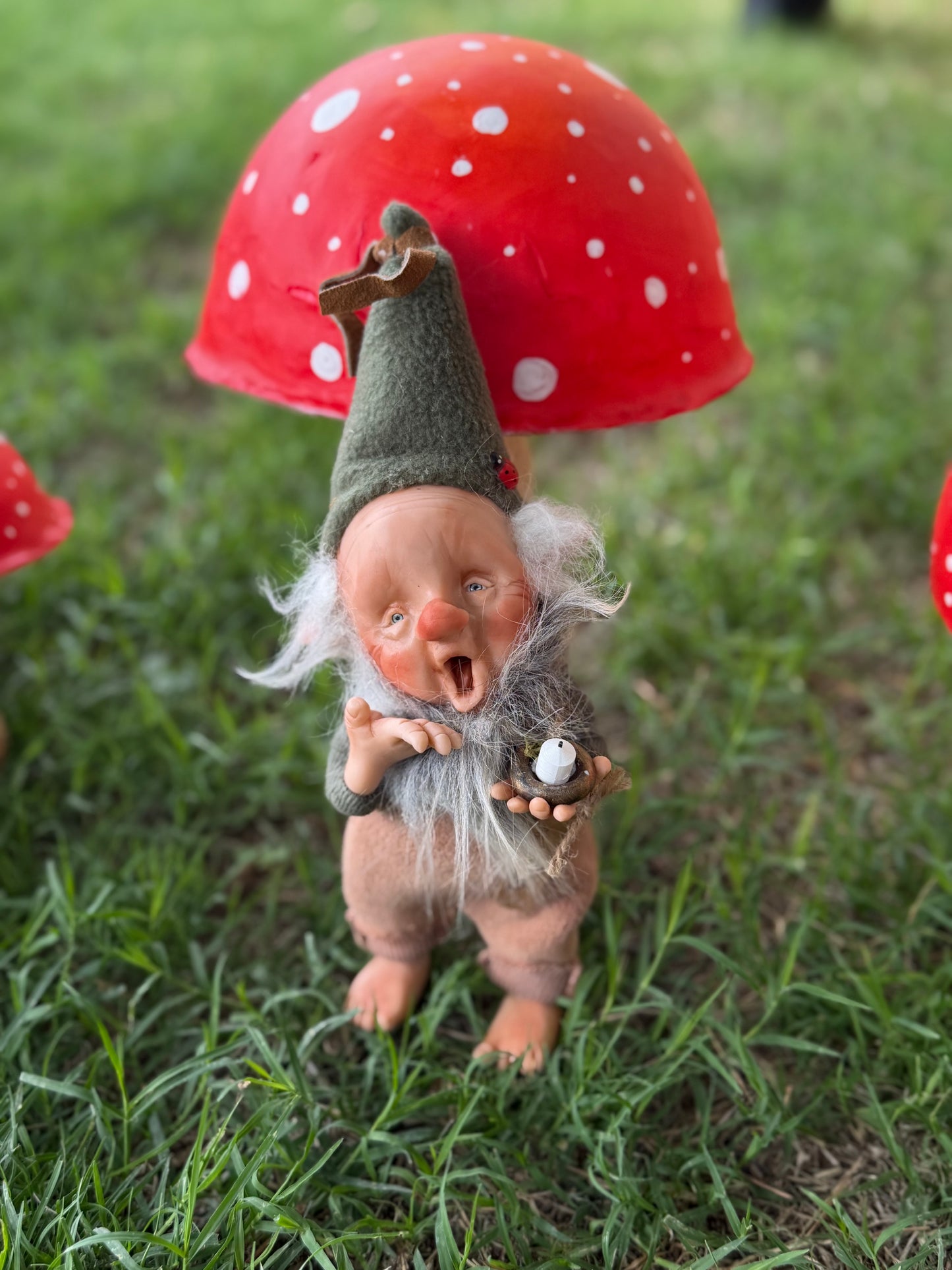 Bostecito duende de los sueños. Duende artesanal articulado, figura de duende del bosque, muñeco artesanal coleccionable. Mide aproximadamente 25 cm.