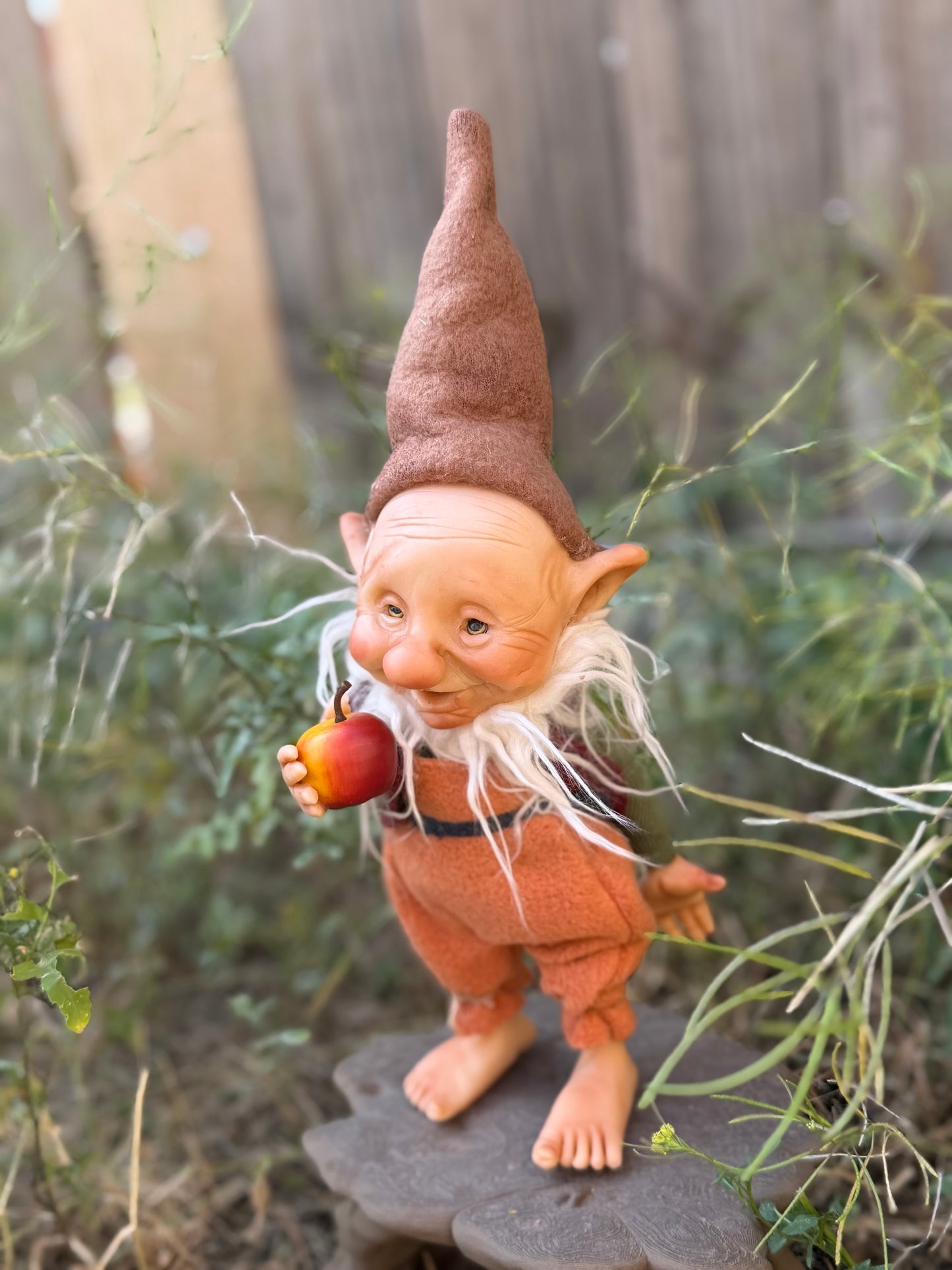 Duende artesanal articulado, figura de duende del bosque, muñeco artesanal coleccionable. Mide aproximadamente 25 cm. Modelo 24