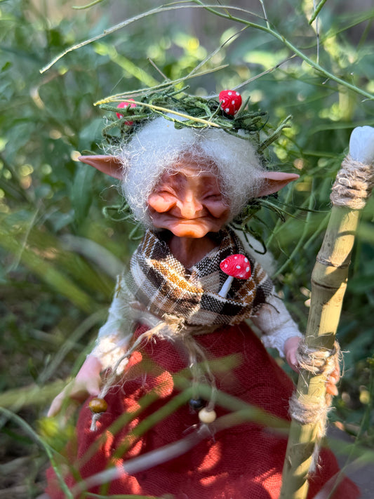 Brujita Élfica Sabia y Protectora: Mini Amuleto con Báculo de Moonstone (6")