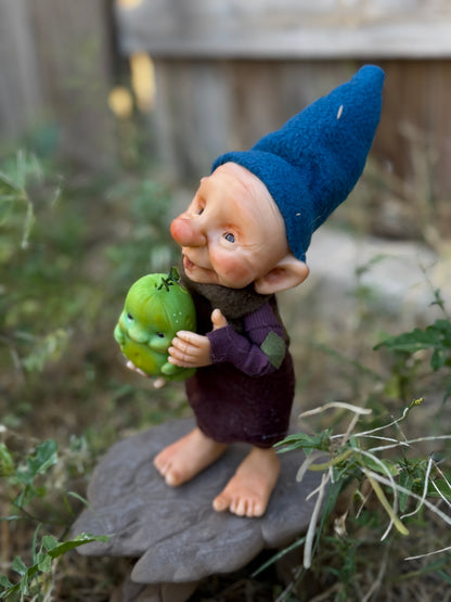 Duende artesanal articulado, figura de duende del bosque, muñeco artesanal coleccionable. Mide aproximadamente 25 cm. Modelo 10