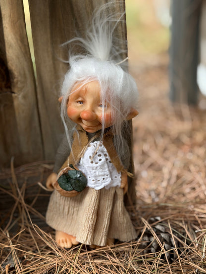 La Abuela, The Elderwood Keepers – The Keeper of Seeds