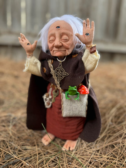 Duende anciana sanadora