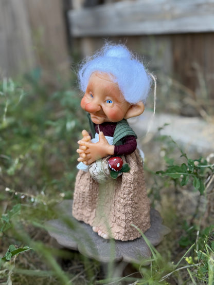 Duendecita Anciana del Bosque | Guardiana de Sabiduría y Calma. Abuela 1