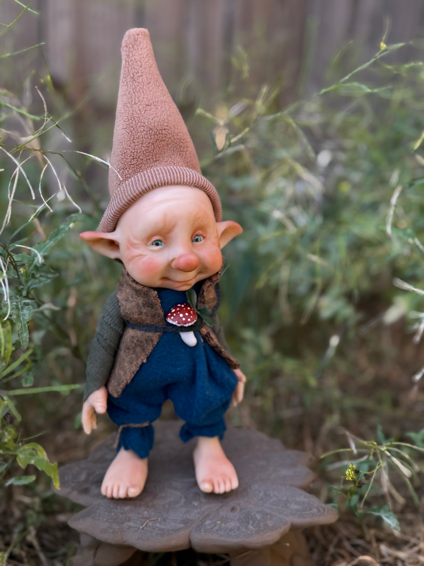 Duende artesanal articulado, figura de duende del bosque, muñeco artesanal coleccionable. Mide aproximadamente 25 cm. Modelo 13