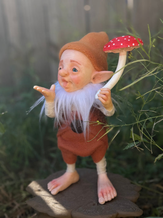 Duende Besito del Bosque – Amuleto de Amor, Dulzura y Protección con Hongo Paraguas
