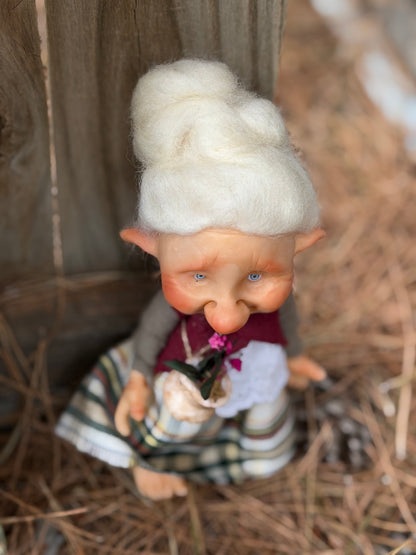 La Abuela, The Elderwood Keepers – The Keeper of Seeds