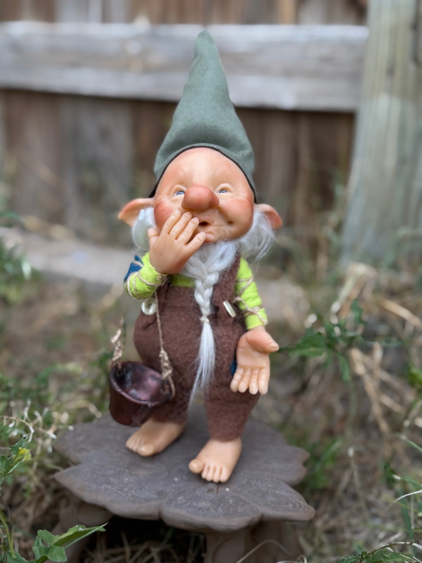 Duende artesanal articulado, figura de duende del bosque, muñeco artesanal coleccionable. Mide aproximadamente 25 cm. Modelo 5