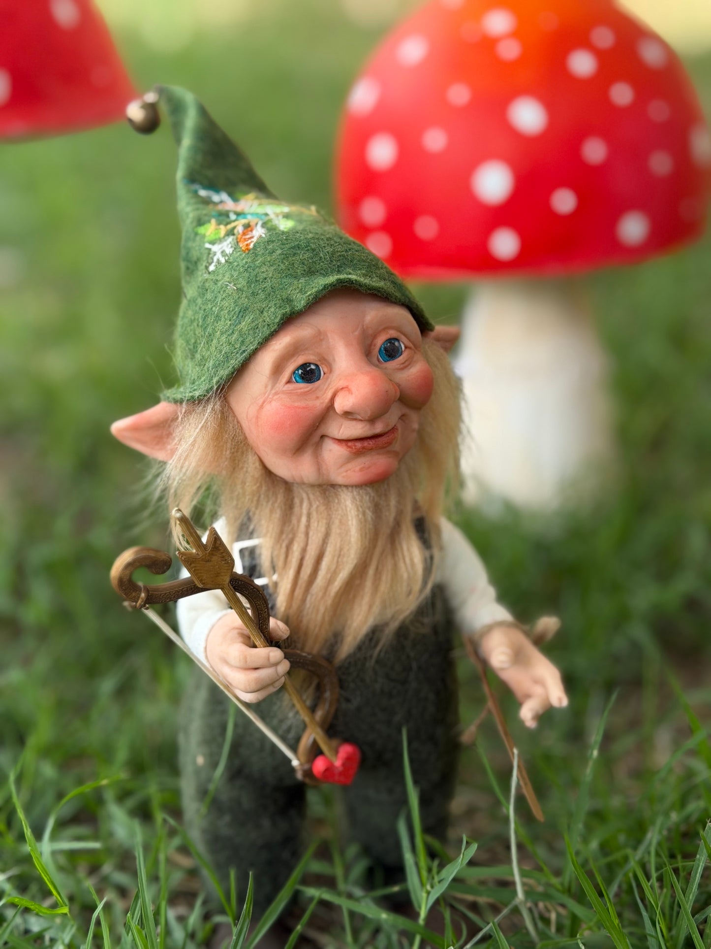 Duende cupido del bosque. Duende artesanal articulado, figura de duende del bosque, muñeco artesanal coleccionable. Mide aproximadamente 25 cm.