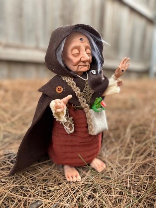 Duende anciana sanadora