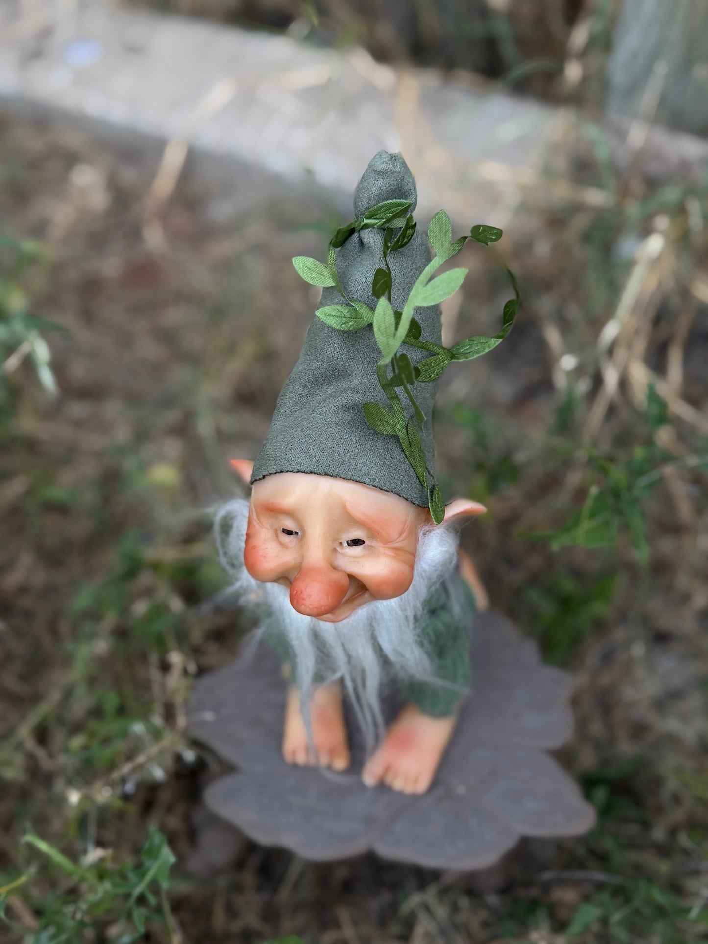 Duende artesanal articulado, figura de duende del bosque, muñeco artesanal coleccionable. Mide aproximadamente 25 cm. Modelo 4