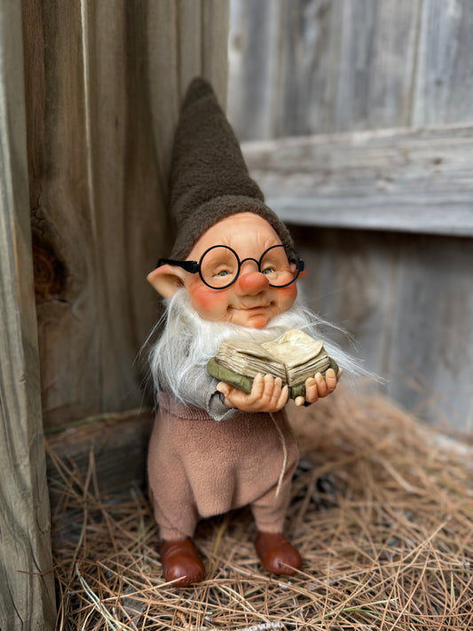 Duende Sabio del Bosque Ancestral | Guardián de la Sabiduría | Duende Artesanal de 30 cm