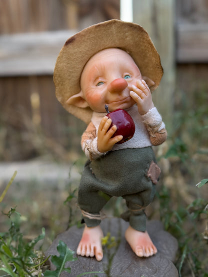 Duende artesanal articulado, figura de duende del bosque, muñeco artesanal coleccionable. Mide aproximadamente 25 cm. Modelo 11