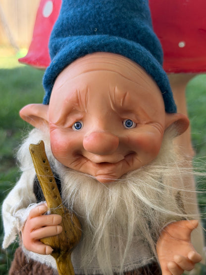 Duende artesanal articulado, figura de duende del bosque, muñeco artesanal coleccionable. Mide aproximadamente 25 cm.