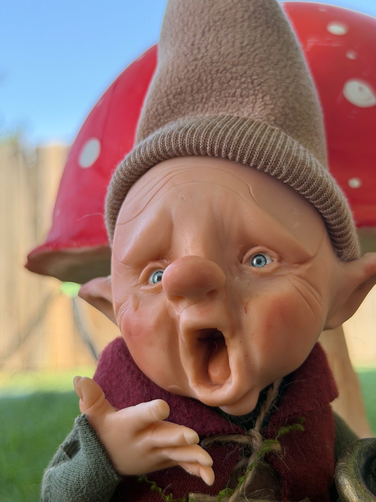 Duende de los sueños, duende bostezo, Duende artesanal articulado, figura de duende del bosque, muñeco artesanal coleccionable. Mide aproximadamente 25 cm.