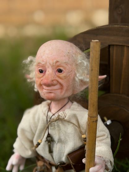 Eldrin, el Guardián de las Llaves – Duende de Colección Realista (Abrecaminos y Protector) Muñeco de Arte Fantástico, figura de colección. Mide 28 cm aproximadamente ( 10.5 pulgadas )