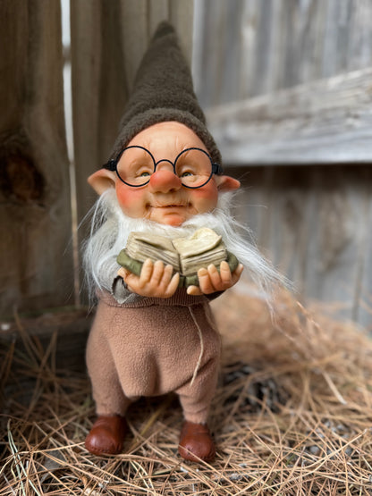 Duende Sabio del Bosque Ancestral | Guardián de la Sabiduría | Duende Artesanal de 30 cm
