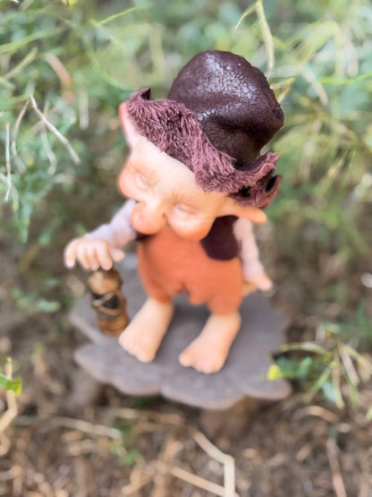 Duende artesanal articulado, figura de duende del bosque, muñeco artesanal coleccionable. Mide aproximadamente 25 cm. Modelo 22