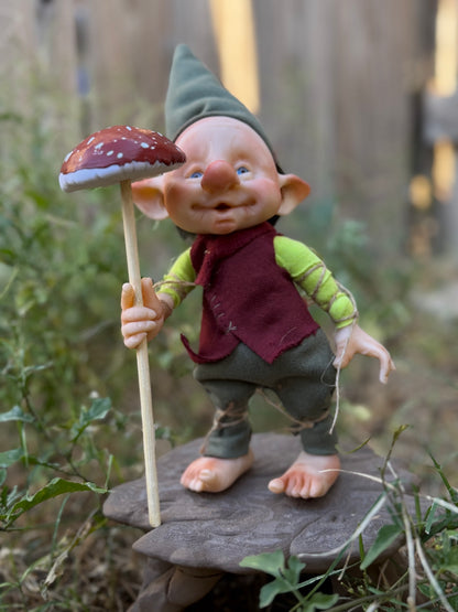 Duende artesanal articulado, figura de duende del bosque, muñeco artesanal coleccionable. Mide aproximadamente 25 cm. Modelo 12