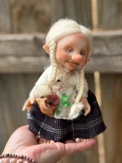 La Abuela, The Elderwood Keepers – The Keeper of Seeds