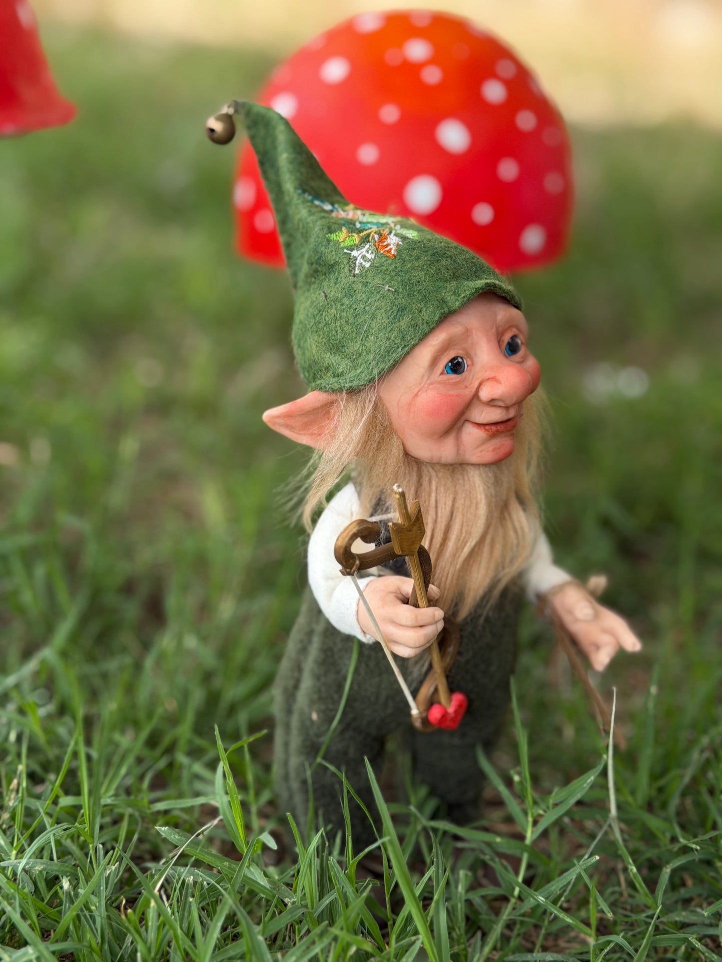 Duende cupido del bosque. Duende artesanal articulado, figura de duende del bosque, muñeco artesanal coleccionable. Mide aproximadamente 25 cm.