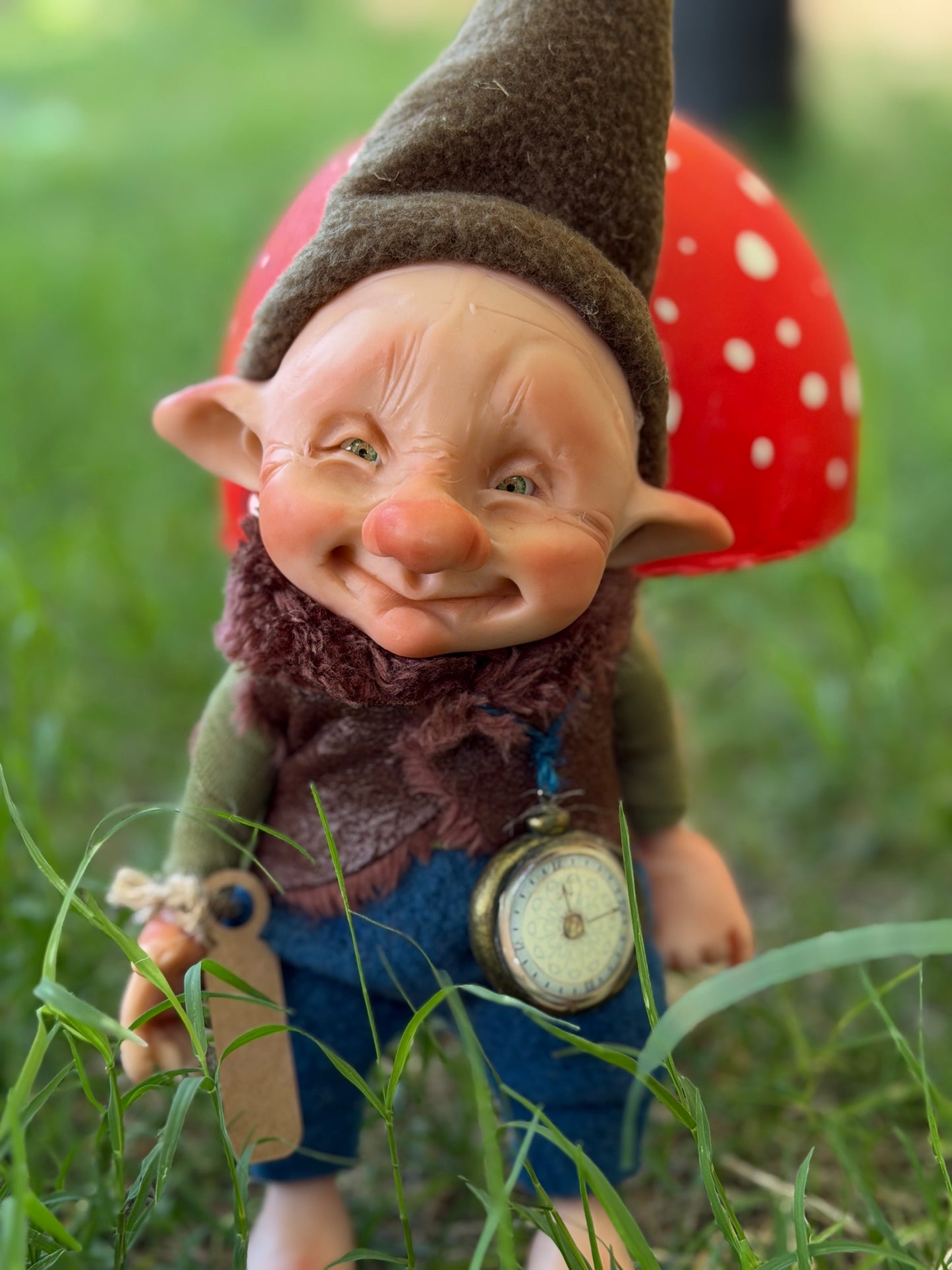 Duende artesanal articulado, figura de duende del bosque, muñeco artesanal coleccionable. Mide aproximadamente 25 cm.