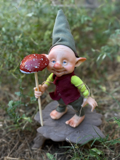 Duende artesanal articulado, figura de duende del bosque, muñeco artesanal coleccionable. Mide aproximadamente 25 cm. Modelo 12