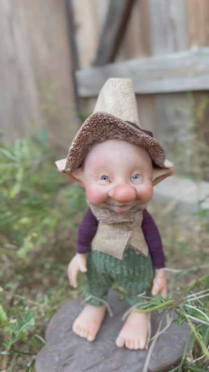 Duende artesanal articulado, figura de duende del bosque, muñeco artesanal coleccionable. Mide aproximadamente 25 cm. Modelo 9