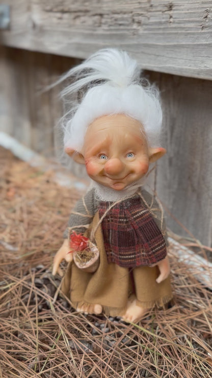 La Abuela, The Elderwood Keepers – The Keeper of Seeds