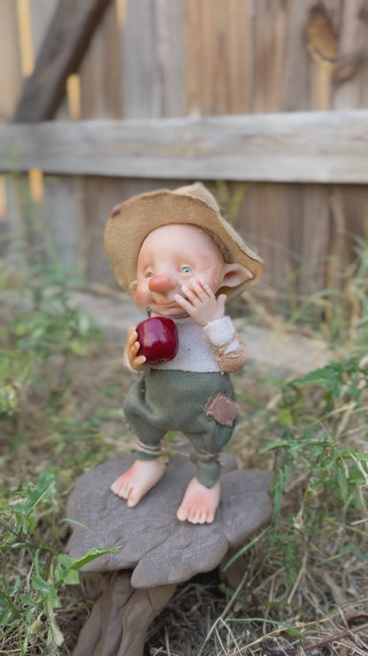 Duende artesanal articulado, figura de duende del bosque, muñeco artesanal coleccionable. Mide aproximadamente 25 cm. Modelo 11