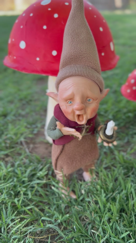 Duende de los sueños, duende bostezo, Duende artesanal articulado, figura de duende del bosque, muñeco artesanal coleccionable. Mide aproximadamente 25 cm.