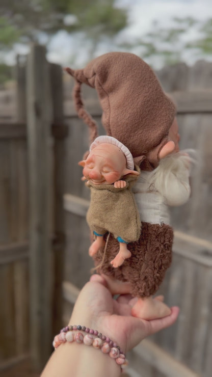 Duende artesanla con bebé