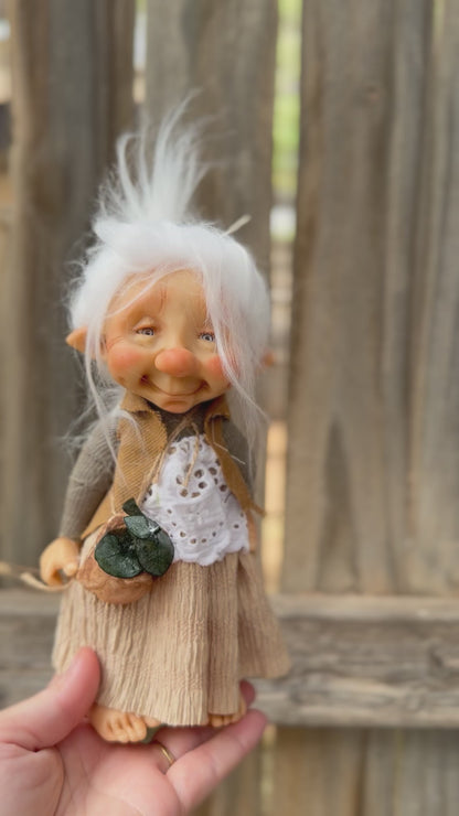 La Abuela, The Elderwood Keepers – The Keeper of Seeds