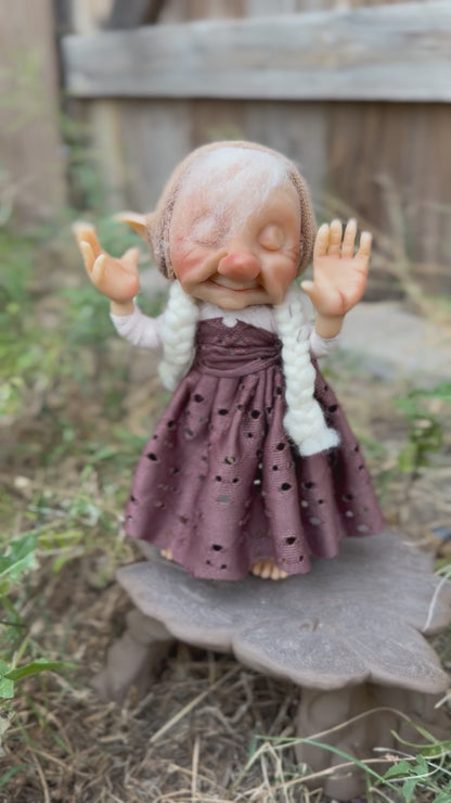 Duendecita Anciana del Bosque | Guardiana de Sabiduría y Calma. Abuela meditadora 2